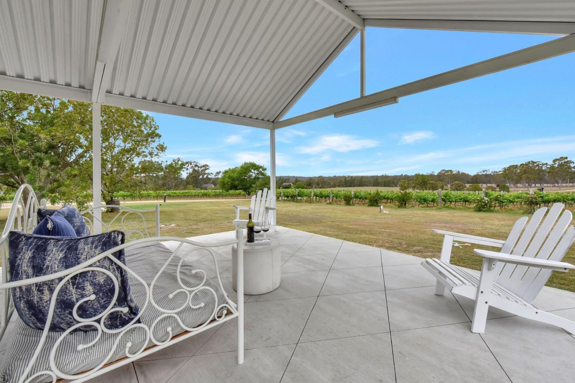 Bracken Ridge Vineyard The Entire Estate Rothbury Exterior photo
