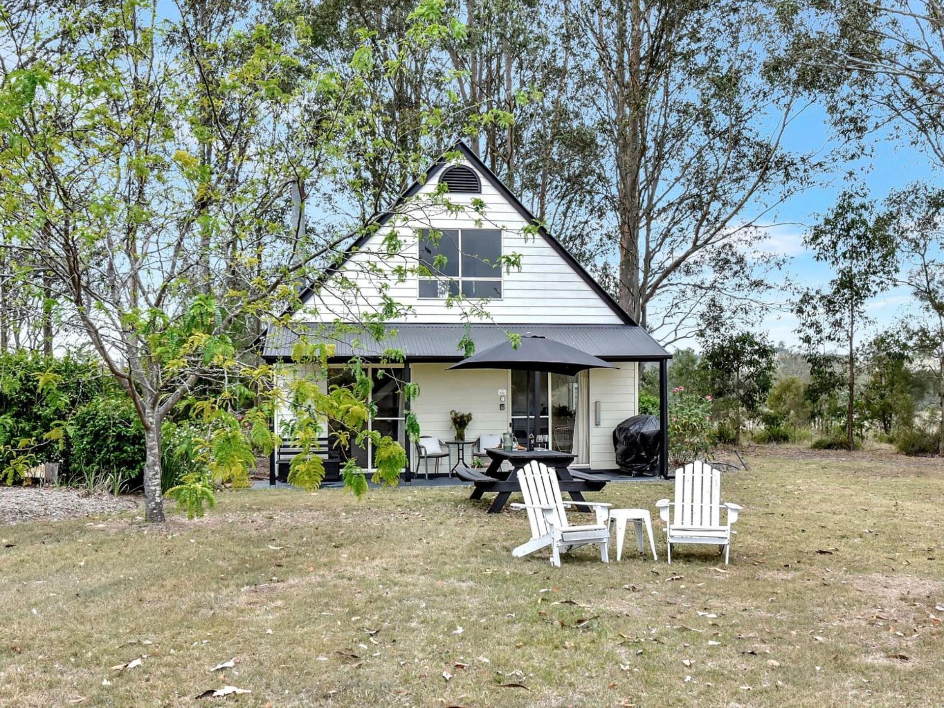 Bracken Ridge Vineyard The Entire Estate Rothbury Exterior photo