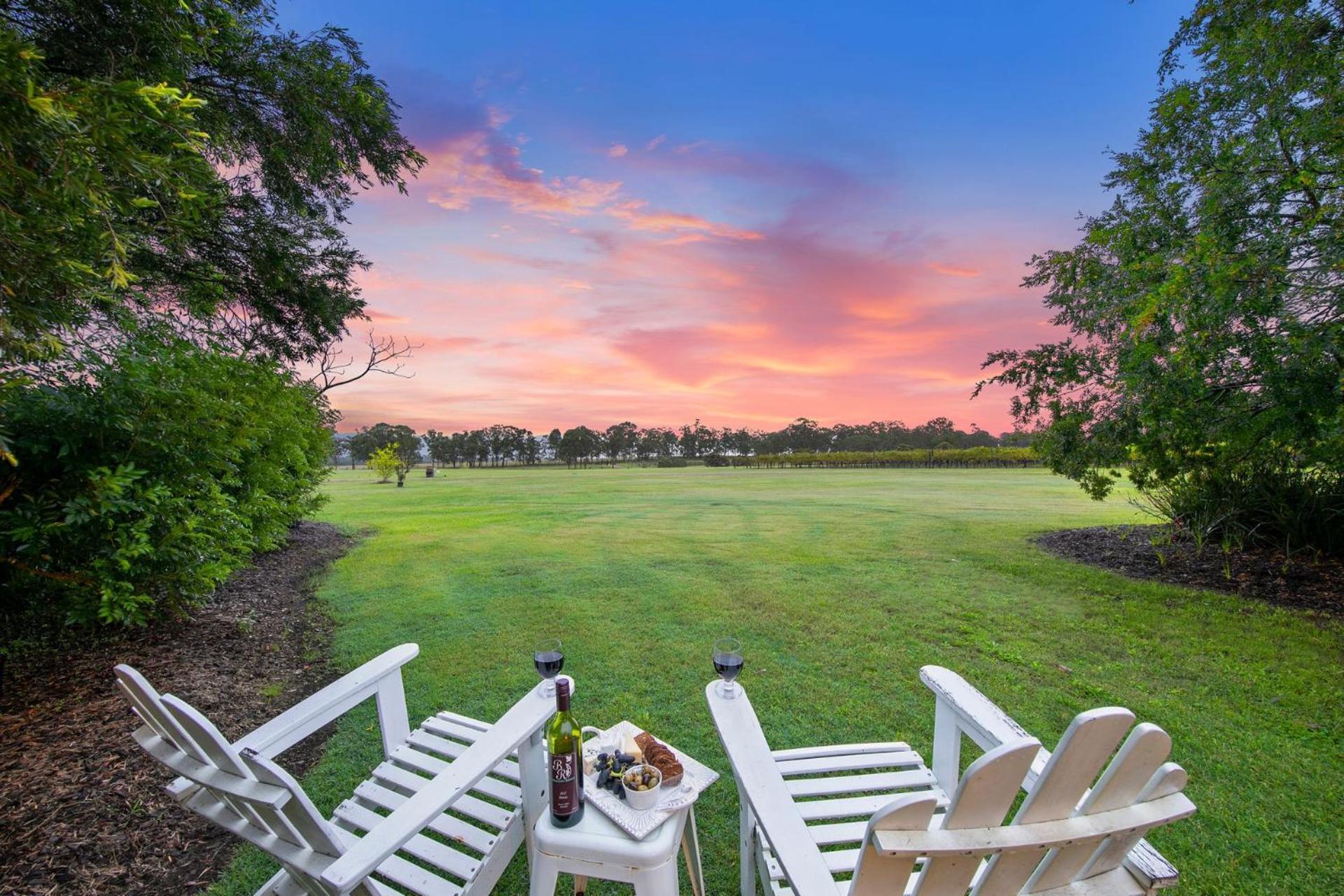 Bracken Ridge Vineyard The Entire Estate Rothbury Exterior photo